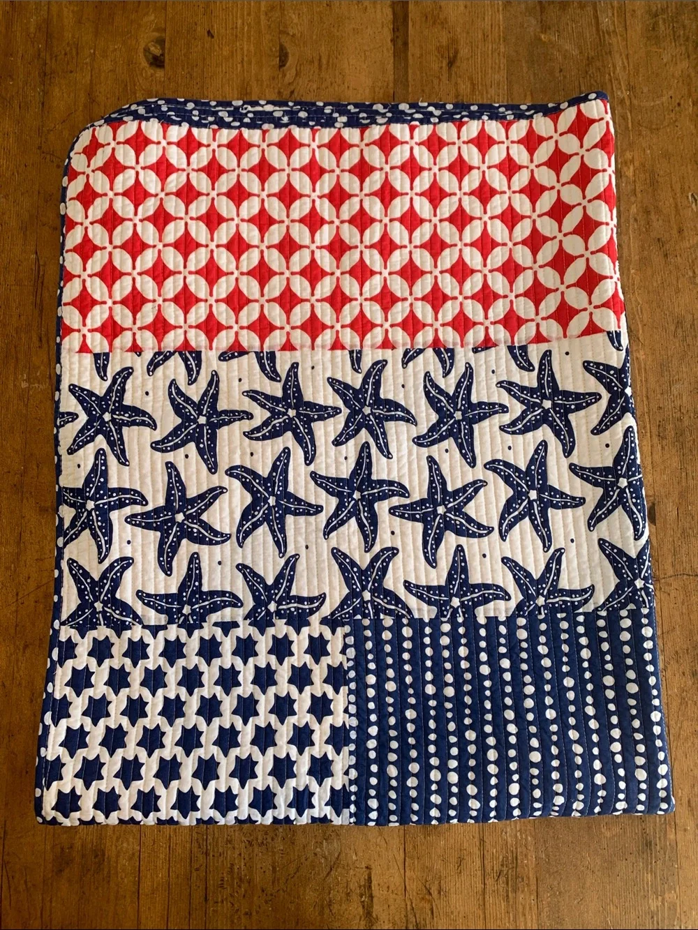 Cotton Red & Navy Starfish & Crab Quilted Throw Blanket